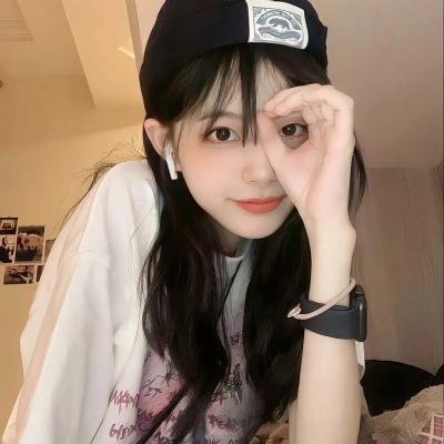 女孩向前走